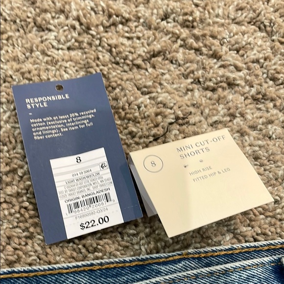 Universal Thread Blue Jean Shorts with Distressed Detailing and Raw Hem - Picture 4 of 5